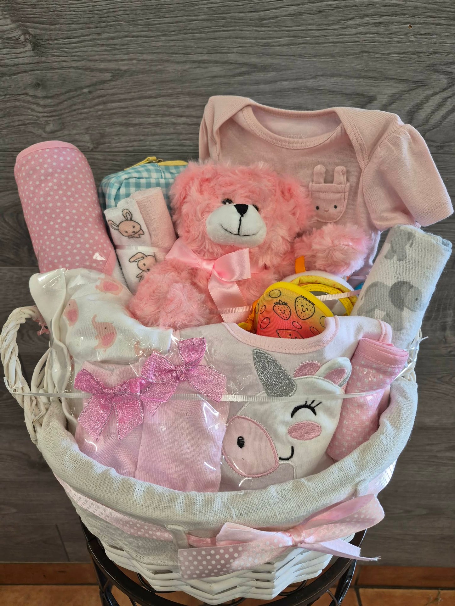 Panier cadeau naissance — Petite fille