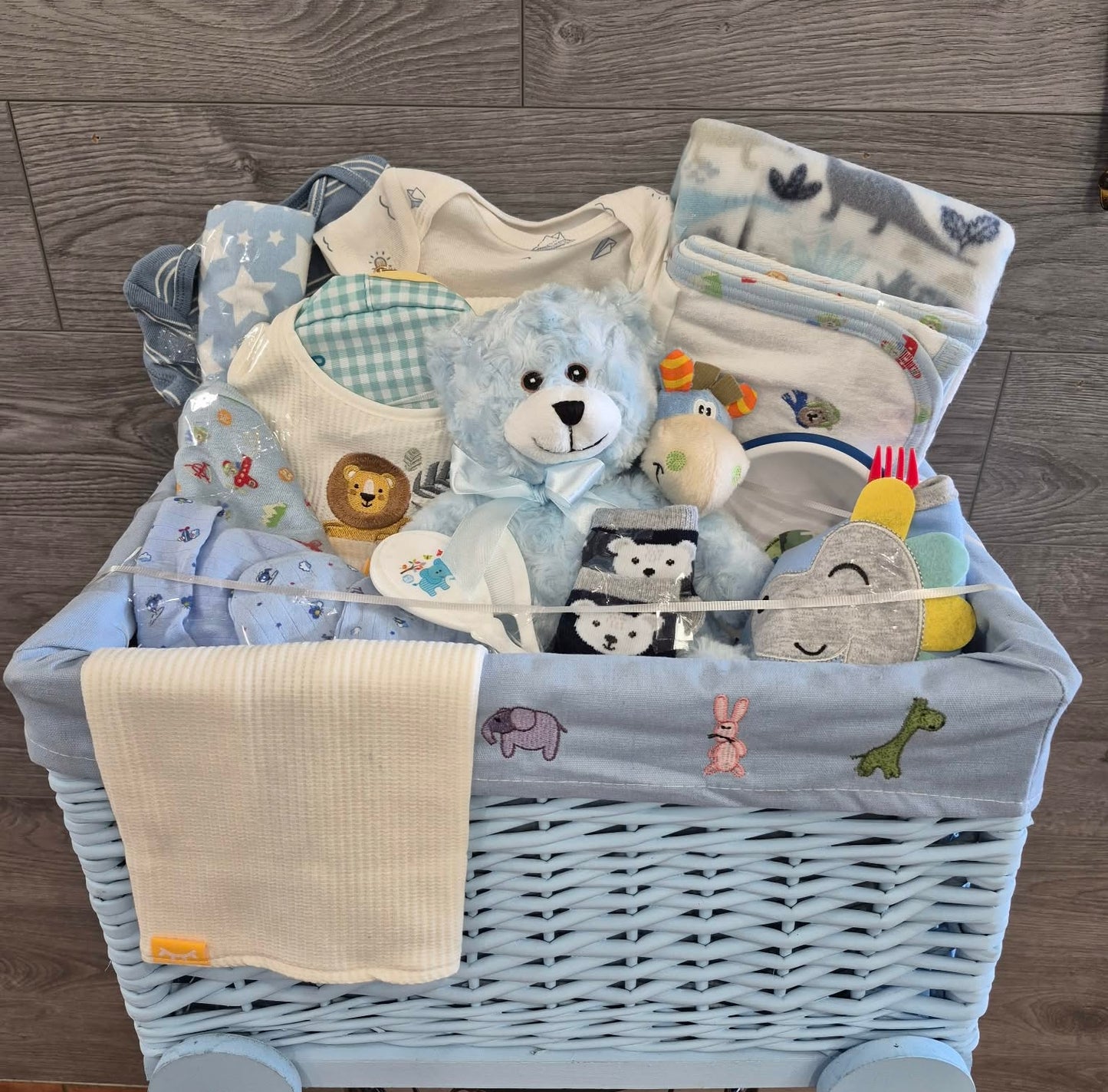 Panier cadeau naissance — Petit garçon