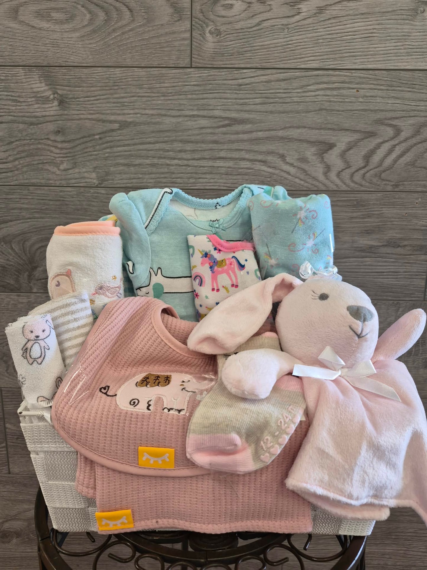 Panier cadeau naissance — Petite fille