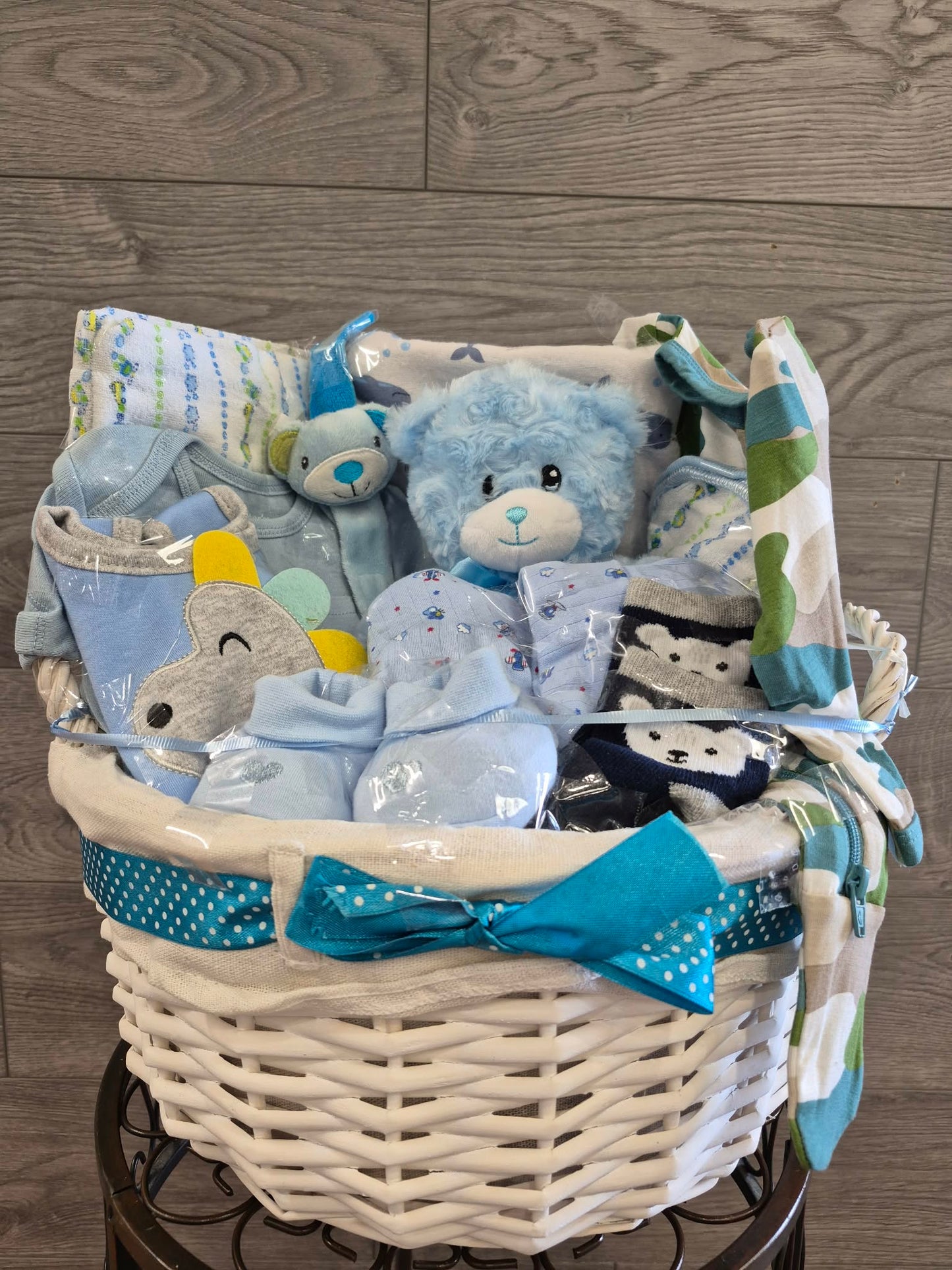 Panier cadeau naissance — Petit garçon